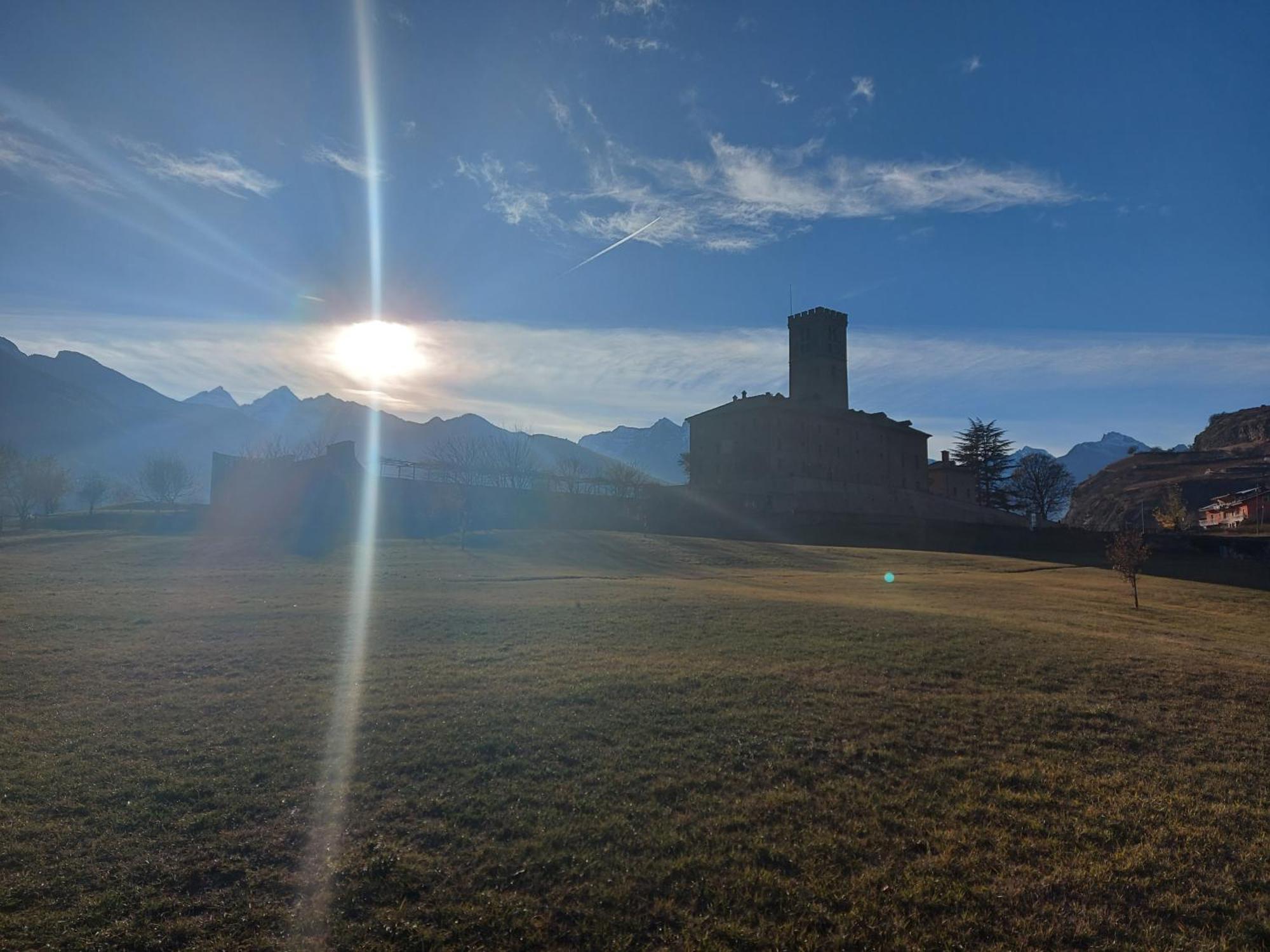 La Taverna Alloggio Ad Uso Turistico - Vda -Sarre - Cir- 0073 Аоста Екстер'єр фото